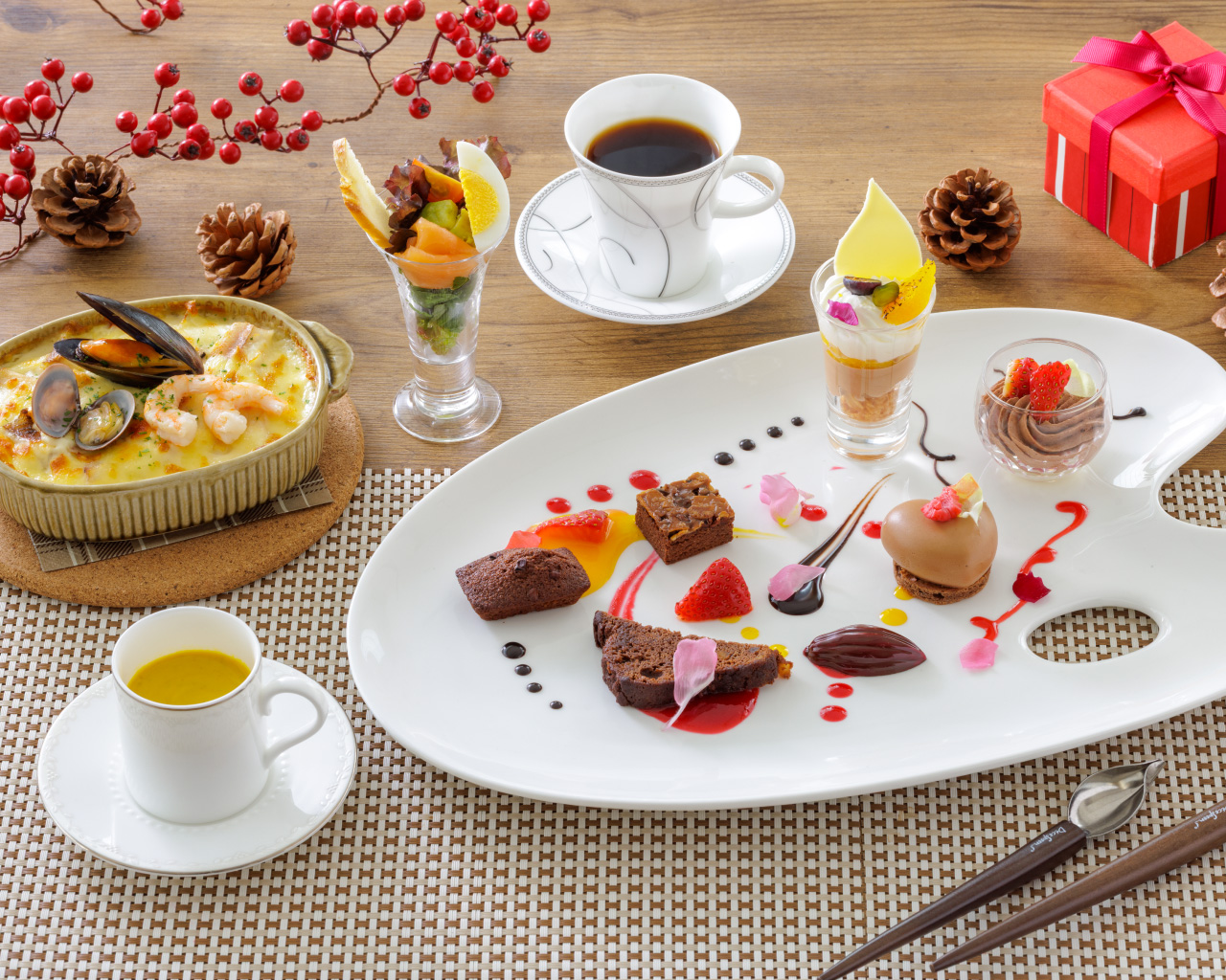 【選べるメイン×彩りスイーツ！】スイーツ＆ランチ Chocolate Palette