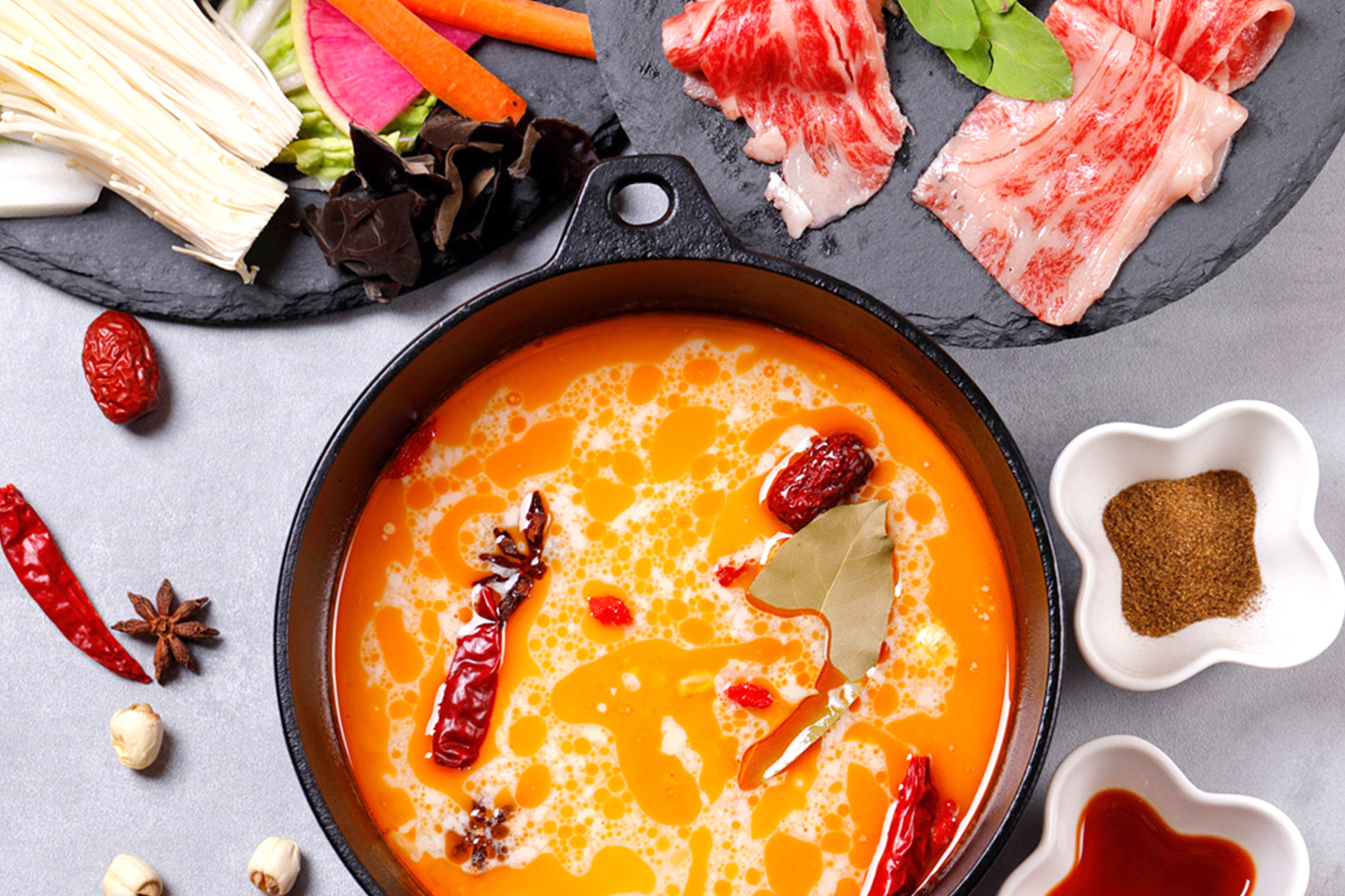 【2023/10/1（日）再開！】北海道産ブランド肉をしゃぶしゃぶスタイルで楽しむ「千歳Hot Pot」