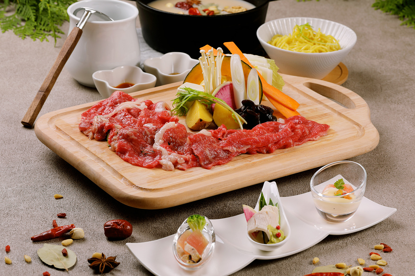 【2023/10/1（日）再開！】北海道産ブランド肉をしゃぶしゃぶスタイルで楽しむ「千歳Hot Pot」
